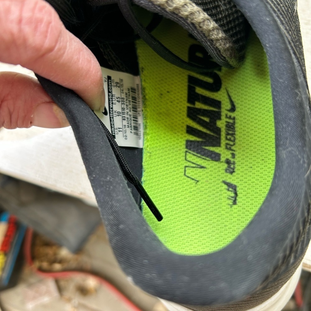 Nike Black and Green Sneakers with Sleek Design size 11 - Picture 7 of 7